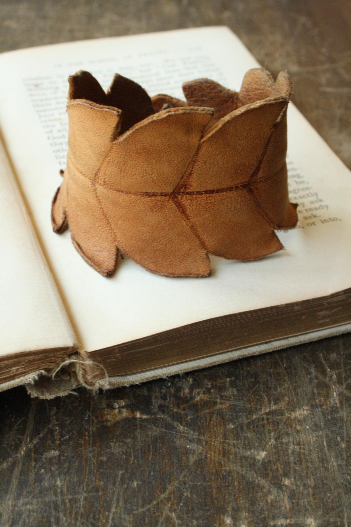 Feather.Leaf Cuff